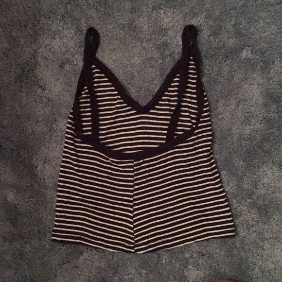 NWOT Brandy Melville Cropped Tank Top - Picture 3 of 4